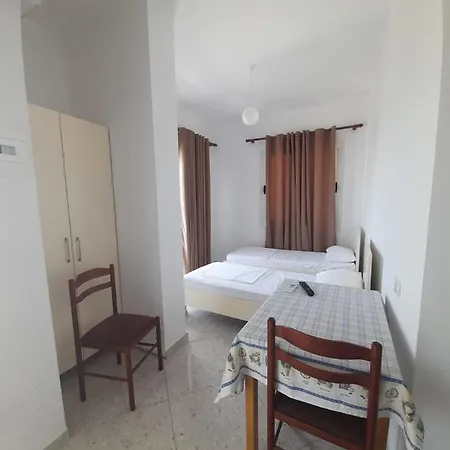 Xhaferaj Πανσιόν Vlorë