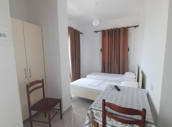 Xhaferaj Pensión Vlorë