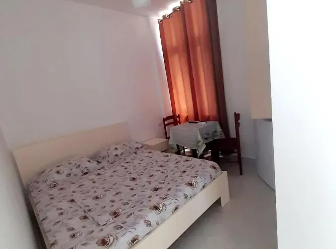 Xhaferaj Pensión Vlorë