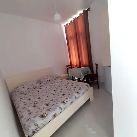 Xhaferaj Pensión Vlorë